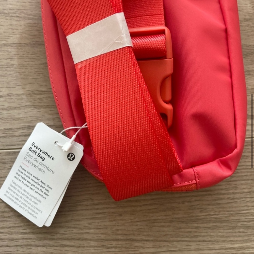 NWT Lululemon Everywhere Belt Ripened Raspberry - Picture 6 of 7